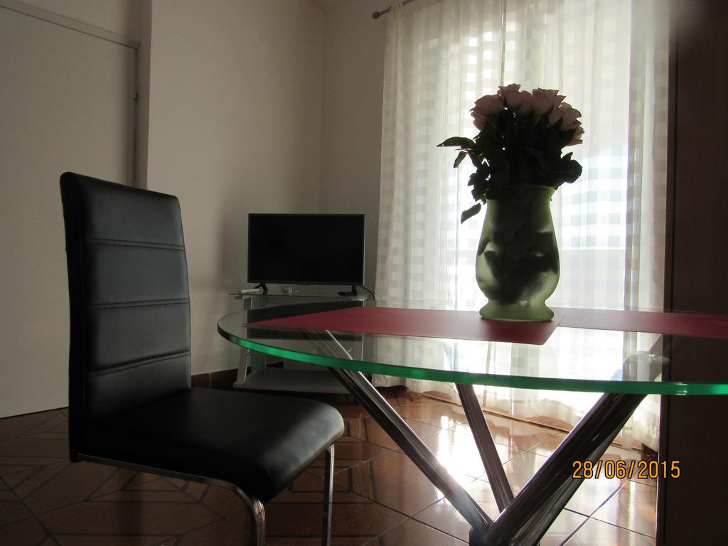 Apartments Renjak Sukošan エクステリア 写真