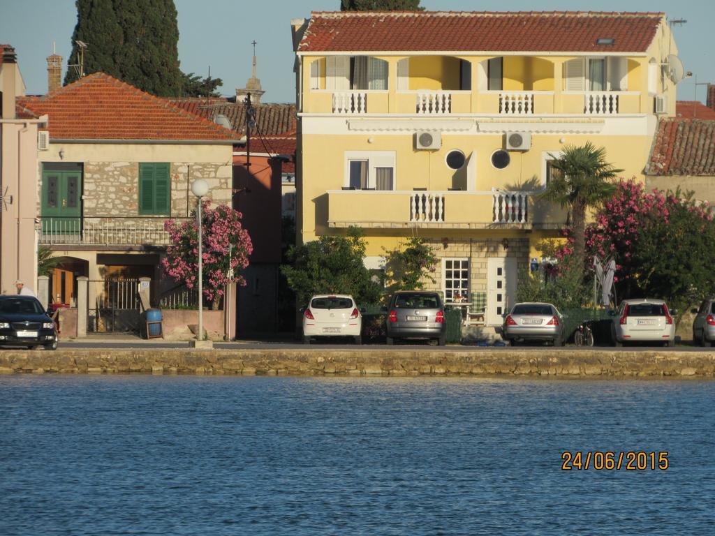 Apartments Renjak Sukošan エクステリア 写真