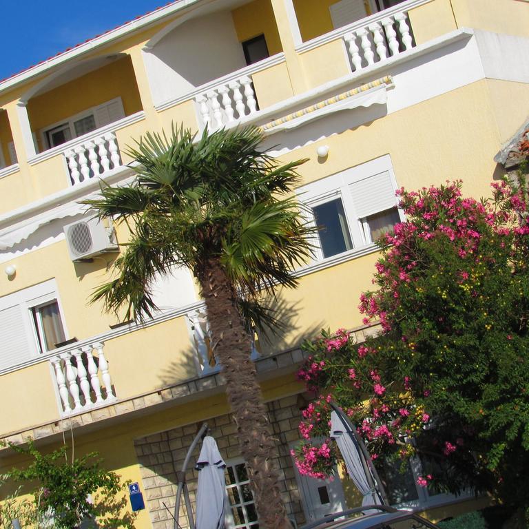 Apartments Renjak Sukošan エクステリア 写真