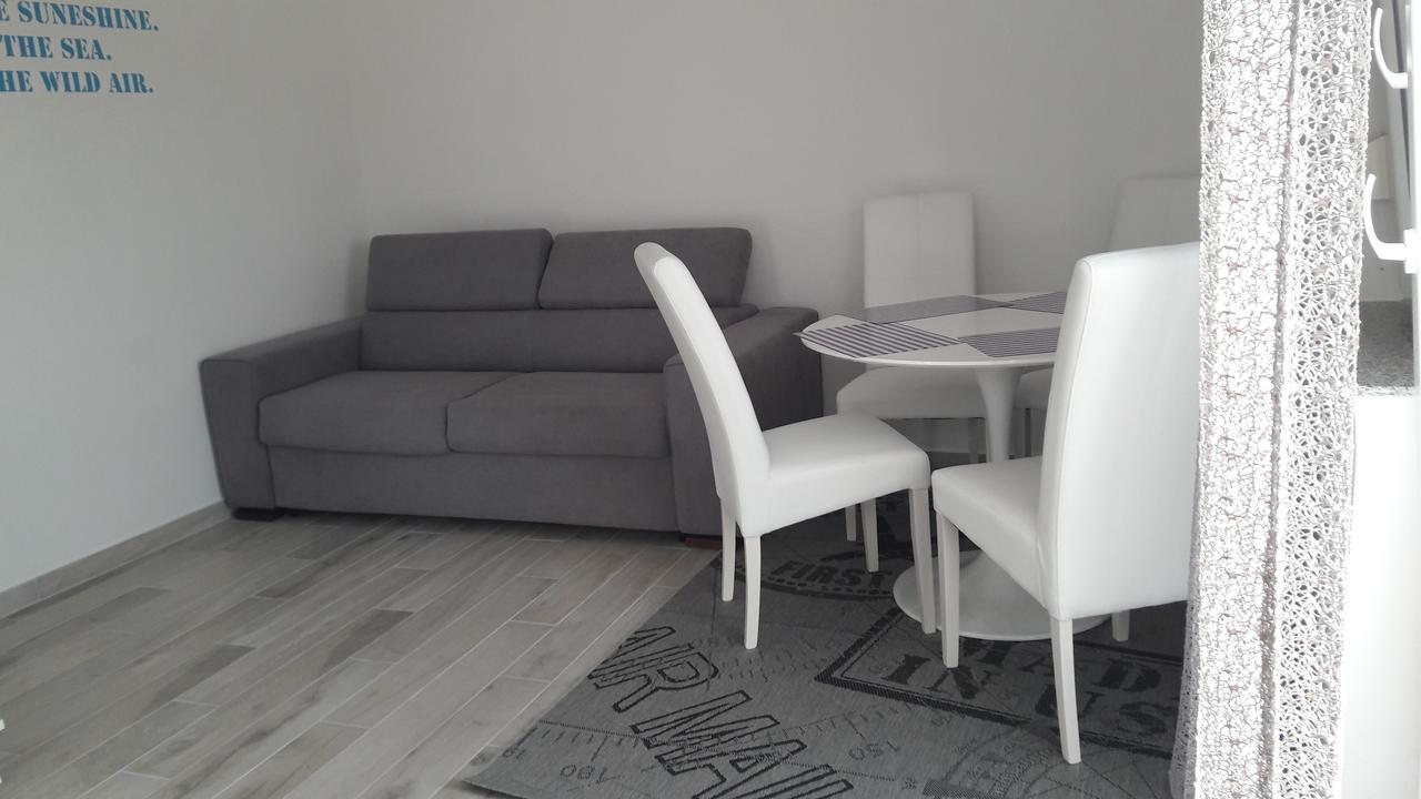 Apartments Renjak Sukošan エクステリア 写真