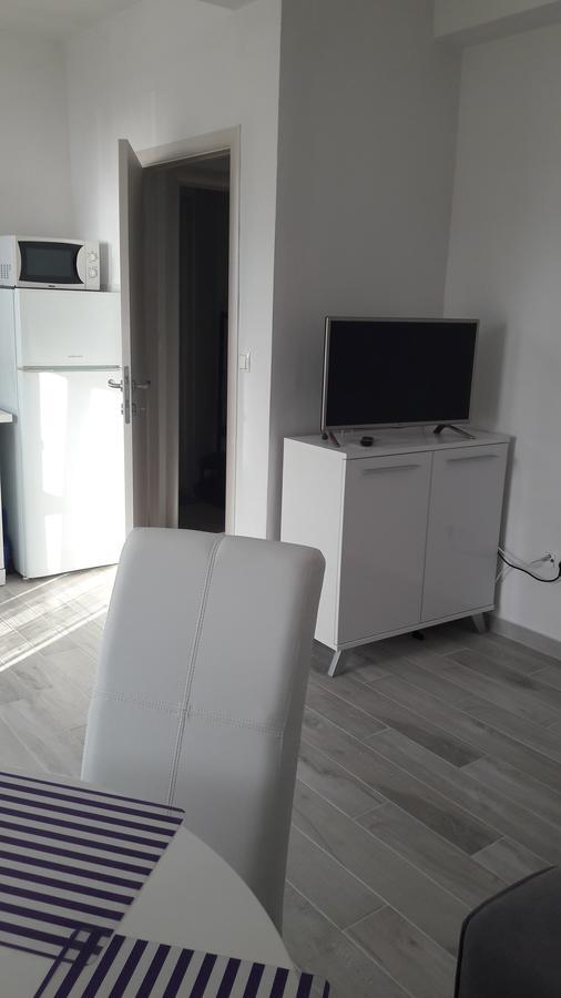 Apartments Renjak Sukošan エクステリア 写真