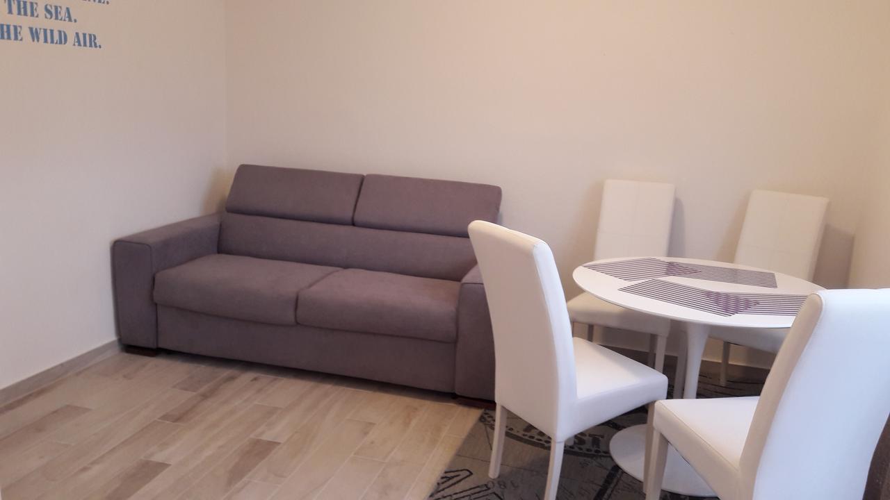 Apartments Renjak Sukošan エクステリア 写真