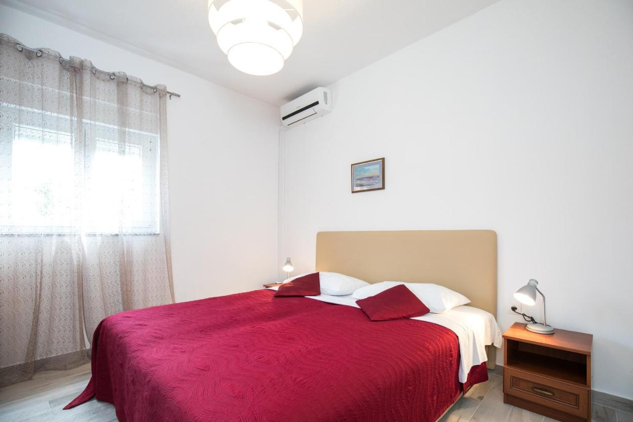 Apartments Renjak Sukošan エクステリア 写真