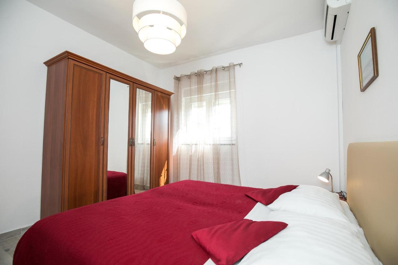 Apartments Renjak Sukošan エクステリア 写真